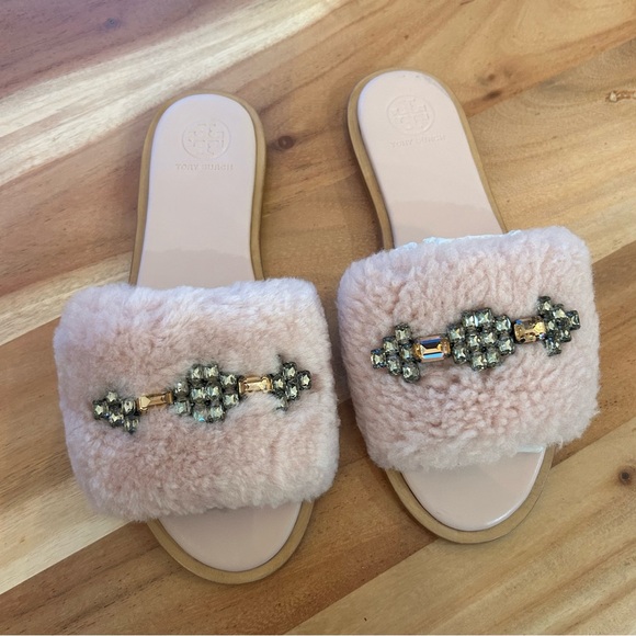 New Tory Burch Aspen Shearling Crystal Embellished Slide Sandals - Picture 2 of 5